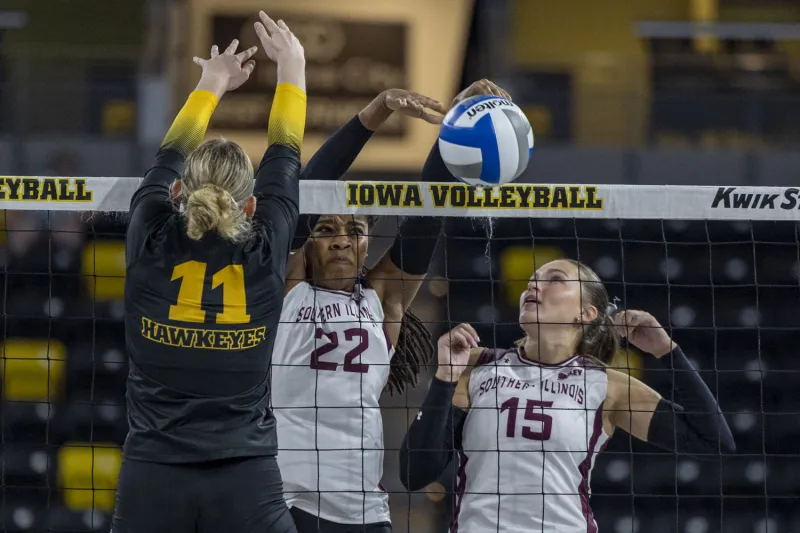 Iowa volleyball falls in four sets to Ohio State in conference opener