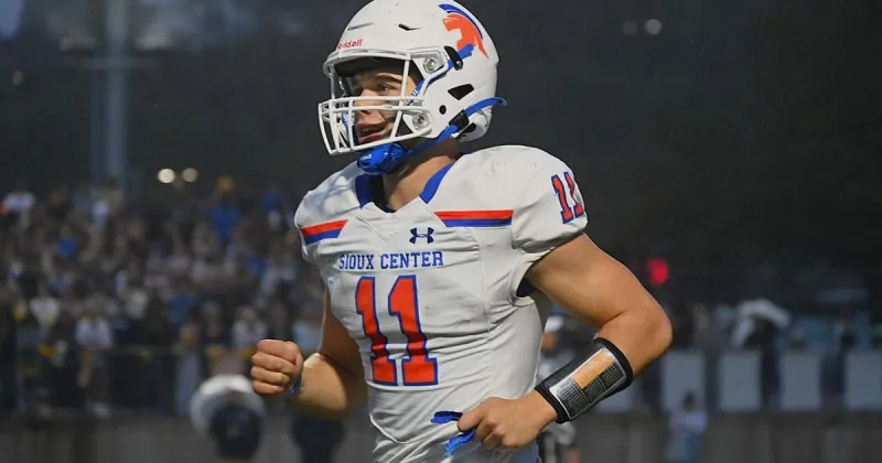 High school football: Late Sioux Center FG snaps 4-game losing streak to Heelan