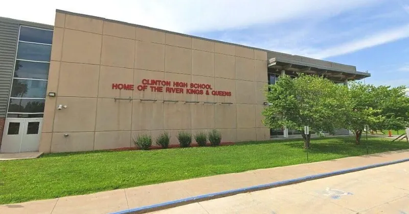 Judge: Fired teacher offered students extra credit in return for cash donations