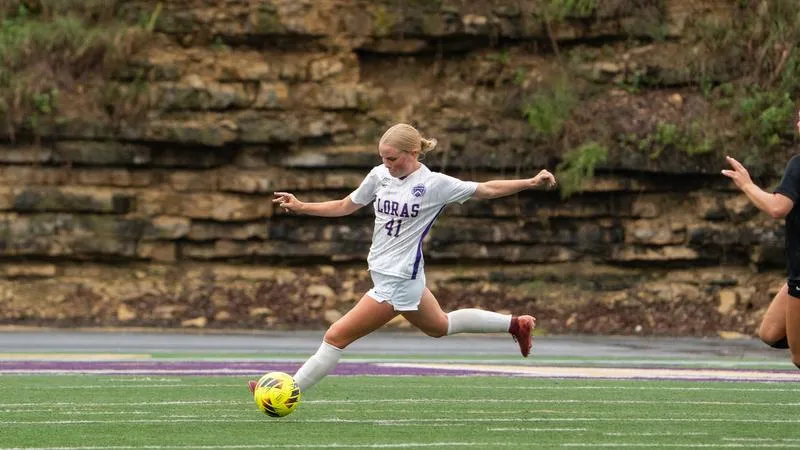 Duhawks Fall to UW-Whitewater, 3-0