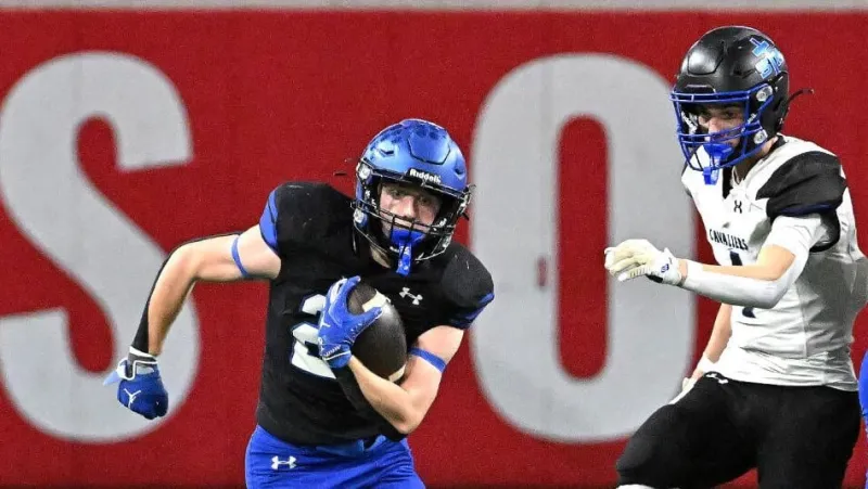 Siouxland Spotlight Athlete: Van Roekel's leadership guides undefeated Huskies