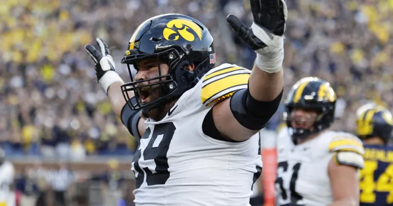 SATURDAY'S COLLEGE FOOTBALL TV SCHEDULE