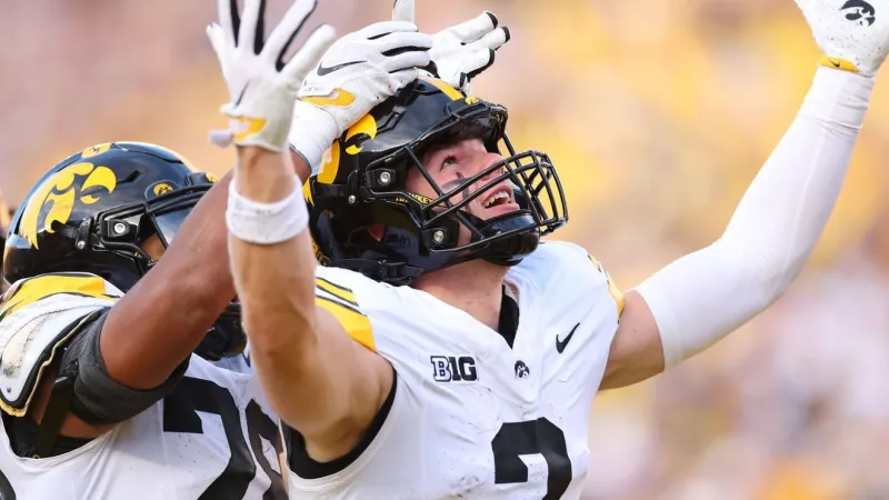 No. 5 Ohio State heads to Kinnick to face No. 14 Iowa on Saturday