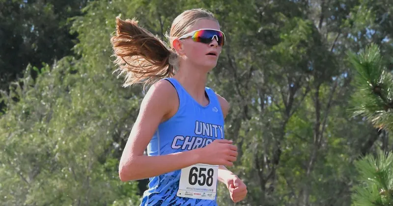 High school XC: Unity's Dekkers dominates girls race; Heelan's Amaro 2nd in boys run at SSC