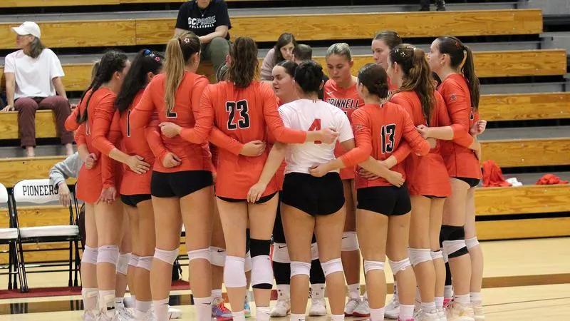 Pioneer volleyball team bounces back from Lawrence loss with convincing win at Ripon