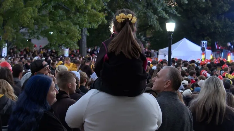 ESPN's College GameDay returns to Iowa City after 20 years, drawing hundreds to Ped Mall