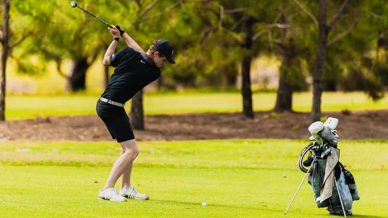 Moody guides Grinnell men's golf team on opening day of Twin Cities meet