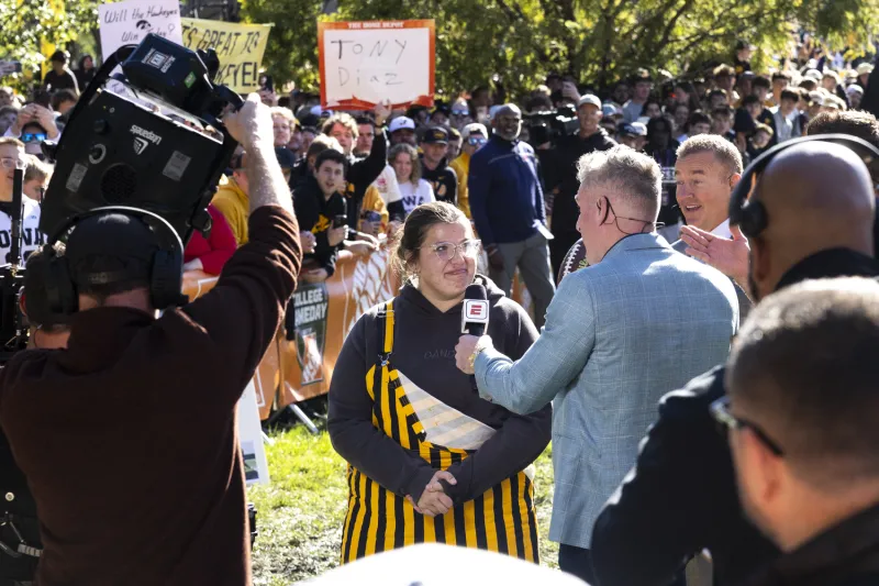 Students Celebrate College GameDay at UI