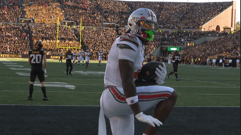 #5 Buckeyes spoil gameday in Iowa City, defeat Hawks 31-14