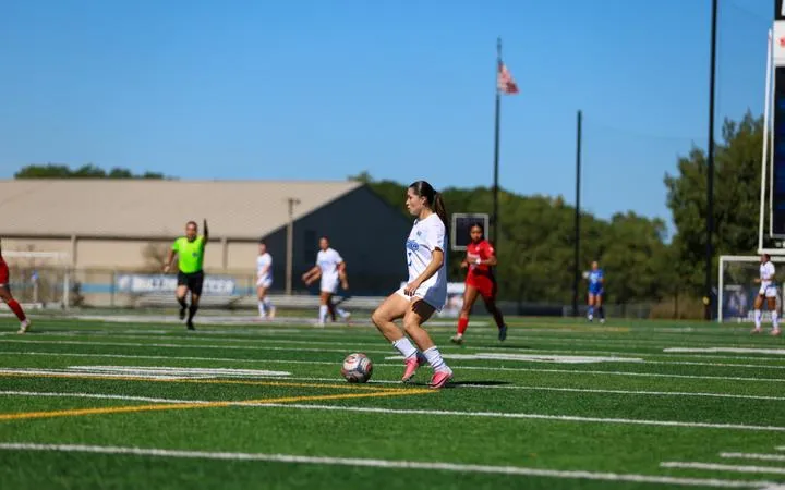 Bulldogs Blank Flames, 2-0
