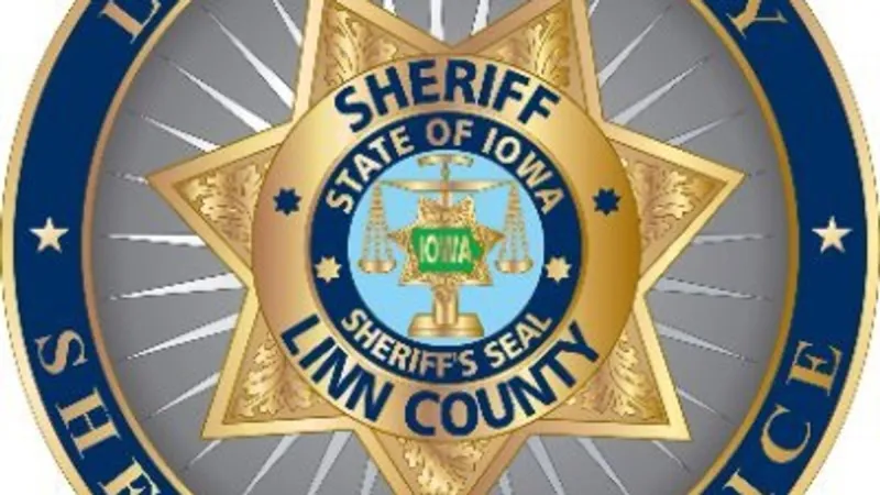Motorcyclist injured after hitting deer in Linn County