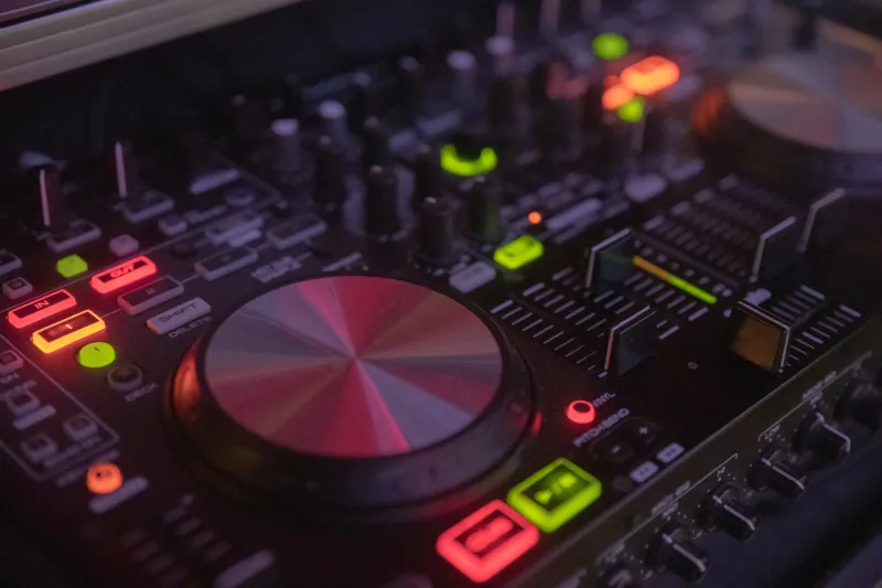Where UI students can find EDM music in Iowa City