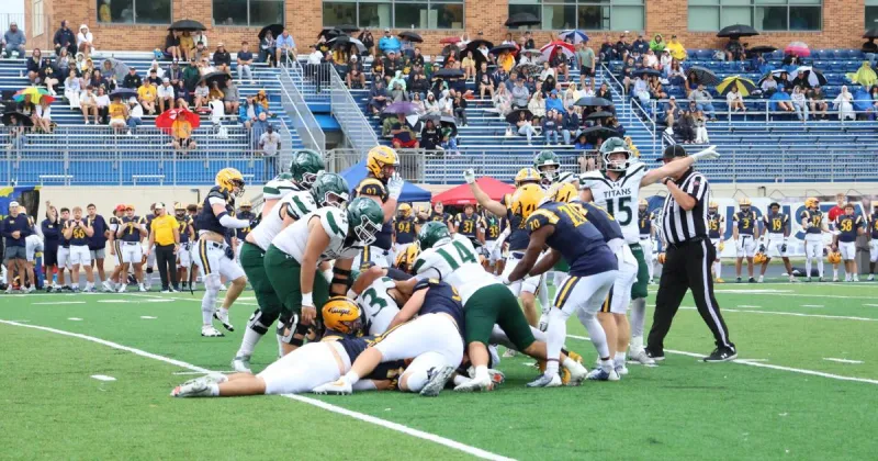 Q-C college football standings & schedules