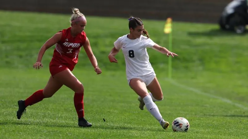 Offensive explosion propels Grinnell women's soccer team past Beloit 4-0