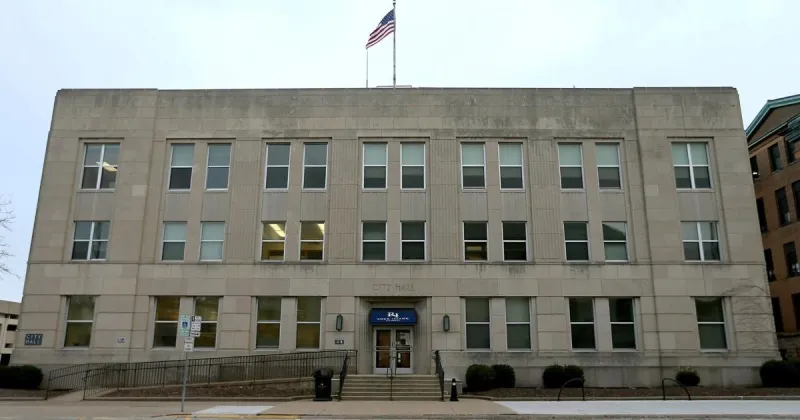 Rock Island alderman faces DUI, failure to reduce speed charges