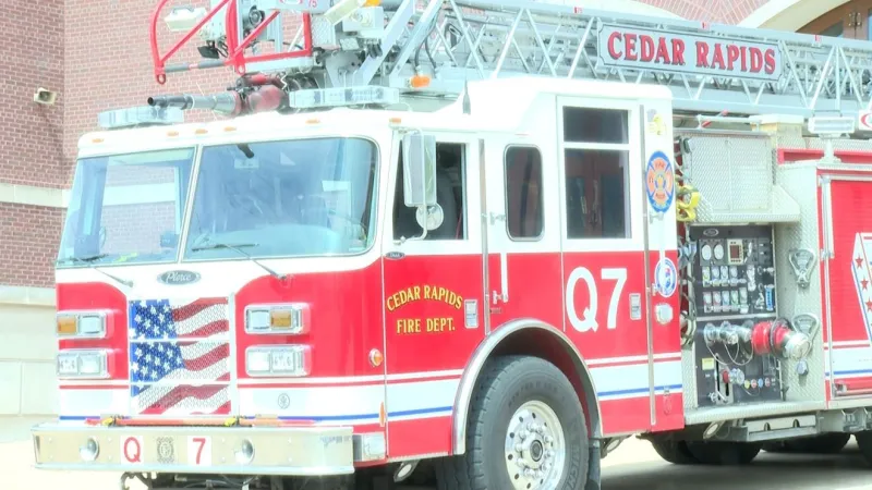 No one hurt after garage fire in Cedar Rapids early Thursday morning