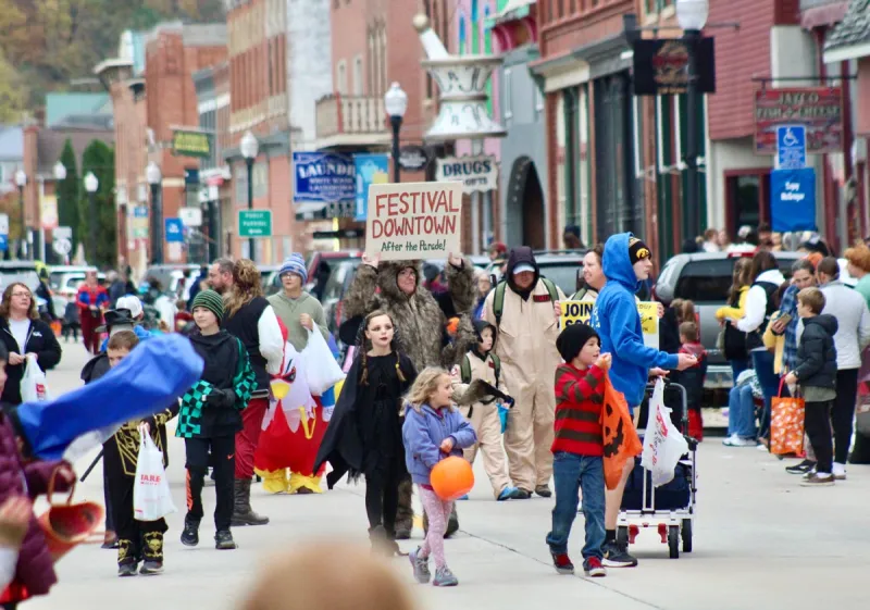 This small Iowa city is a Halloweentown on the Mississippi