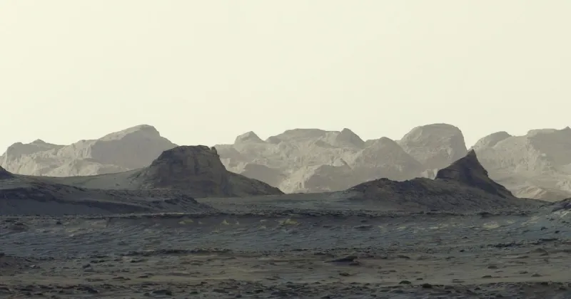 NASA rover takes striking image of dawn's early light on Mars