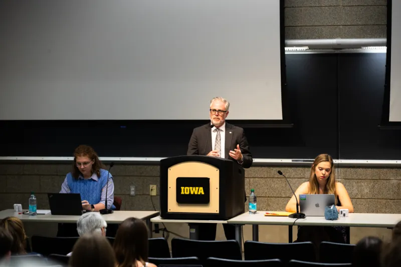 UI debate team holds "AI and the environment" panel event