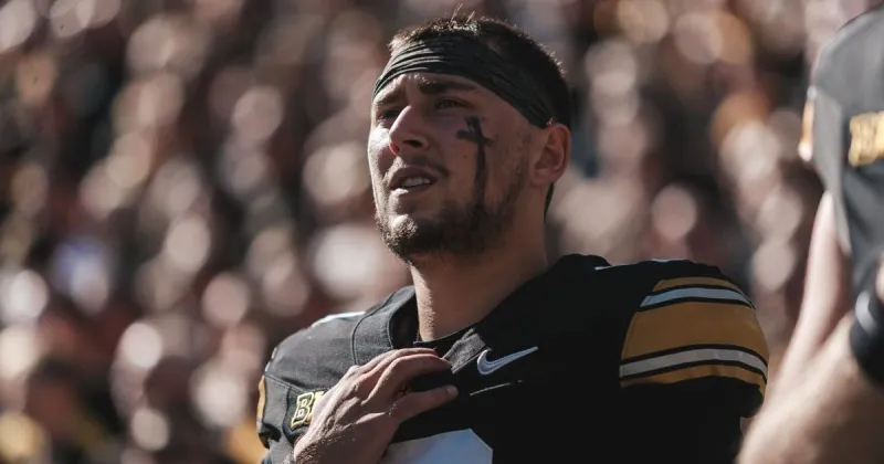 Iowa at Washington Live Updates: QB Hank Brown considered a 'game-time decision'