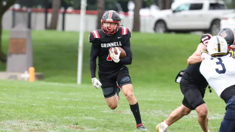 Pioneer football team gets defensive, but still drops 13-3 decision at Illinois College