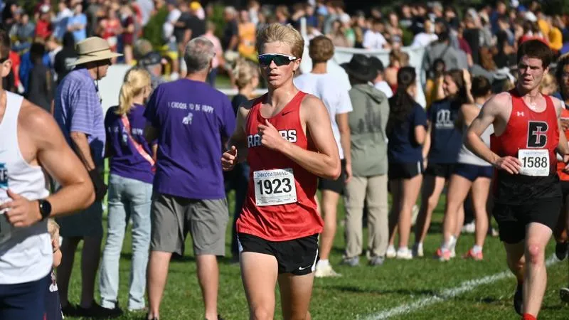 Raiders Run to Sixth-Place Finish at Dordt Classic