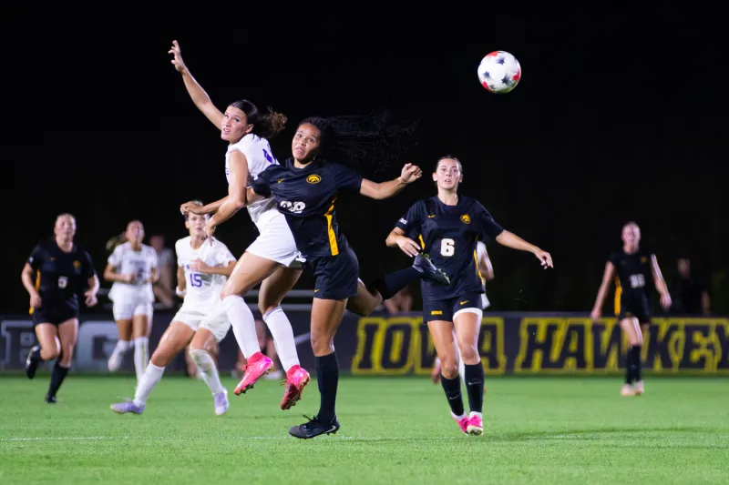 Iowa women's soccer draws to Oregon 3-3 in a shootout