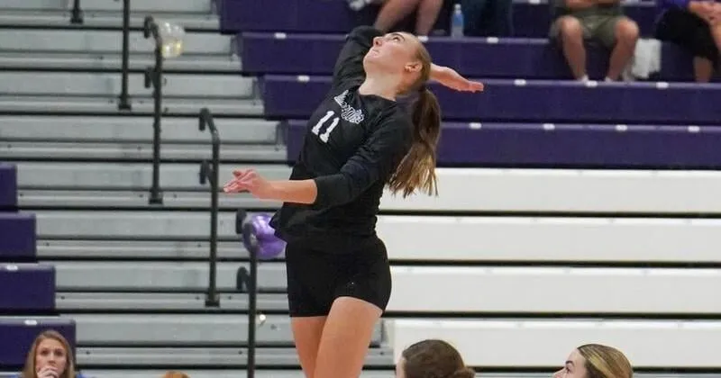 Warriors fall in three sets to MSU Moorhead