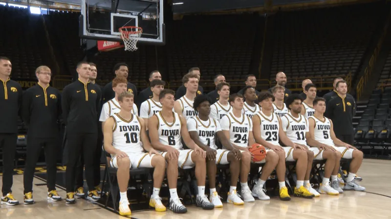 Style shift tests Iowa men's basketball as Manyawu moves to the four