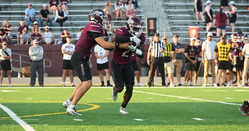Morningside dominates Waldorf to remain in tie for GPAC football lead
