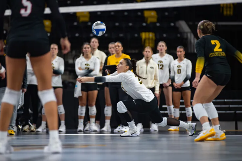 Q&A | Iowa volleyball's Peyton Young talks her favorite season, best Halloween costume, and choice place to eat on campus