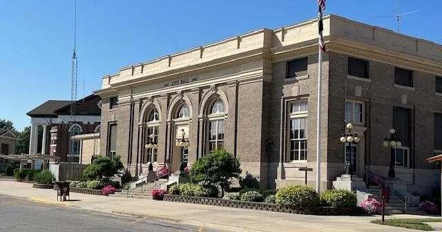 Shen council backs City Hall change order