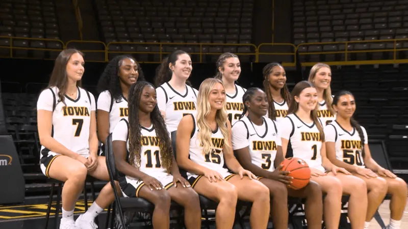 Roommates, transfers and old AAU teammates help Iowa women's basketball click fast