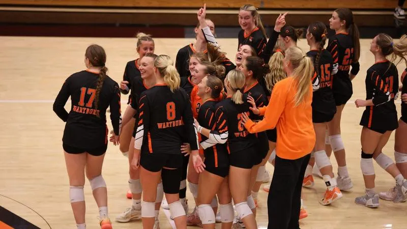 Wartburg Rallies Past Central in Five Sets