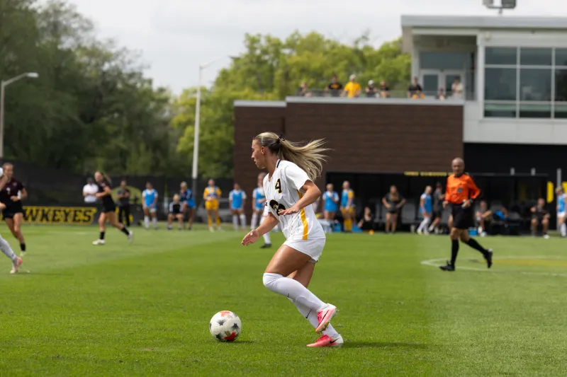 Iowa women's soccer overcomes injuries, ends road trip with 3-1 triumph over Maryland