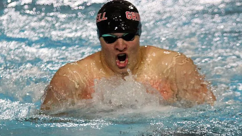 Grinnell men's swimming and diving team claims dozen event titles