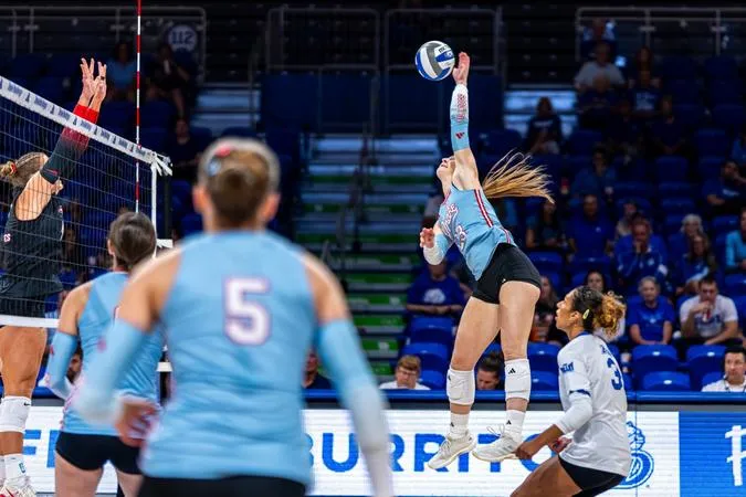 Bulldogs Fall to Flames in Four Sets