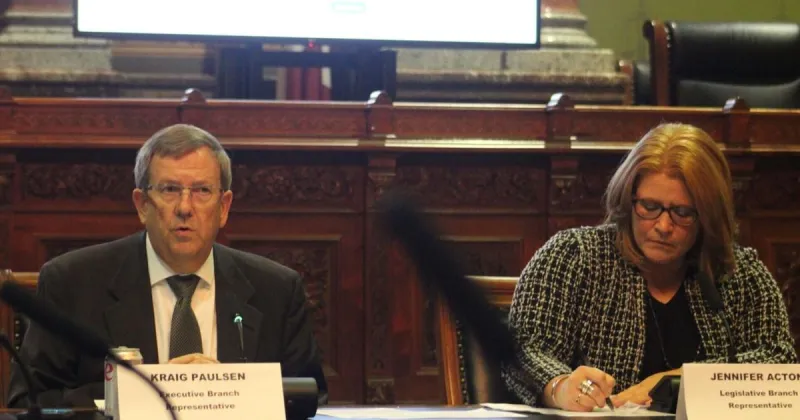 Iowa's fiscal picture improves slightly, but budget deficit remains