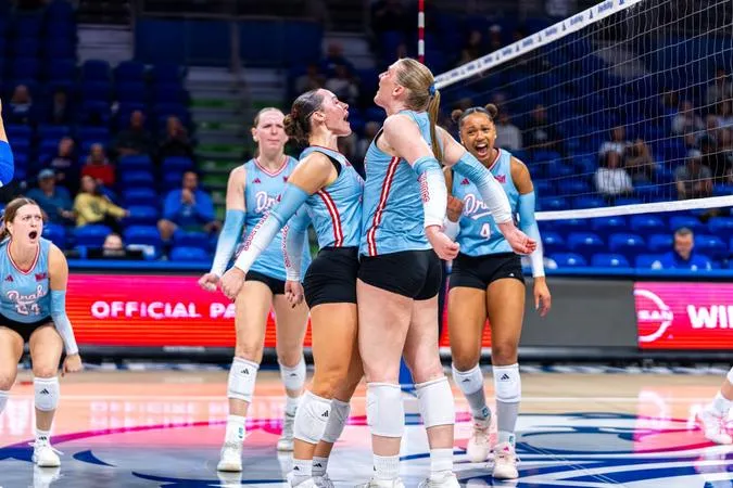 Bulldogs Battle Past Beacons in Four Sets