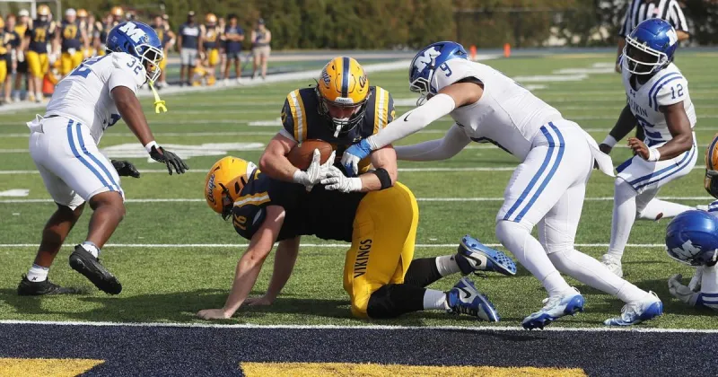 Q-C college football standings & schedules