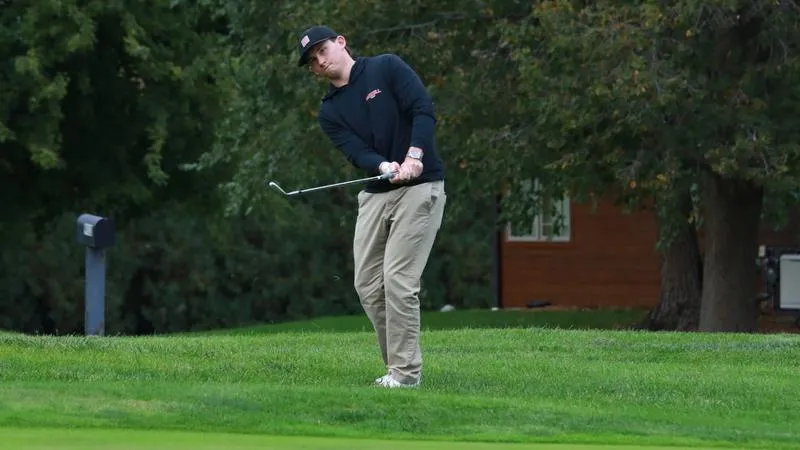 Grinnell men's golf team leads 3 nationally-ranked teams at Golfweek October Classic
