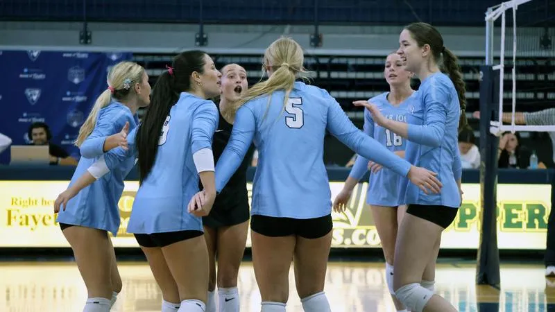 Peacocks take four-match winning streak to Missouri