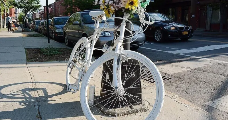 Where the most cyclists are killed on US roads