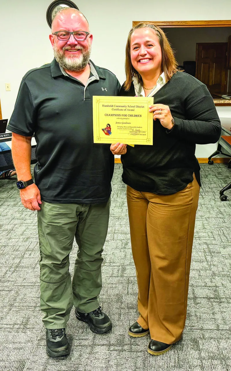 School board hears update on enrollment, administrator report