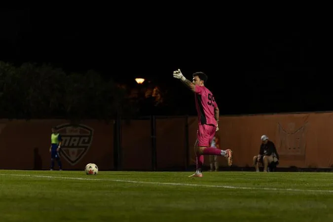 Mavericks Defeat Drake in Bulldogs' Non-Conference Finale