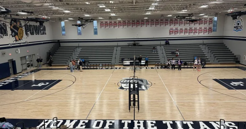 Streaking LC opens postseason with quick sweep