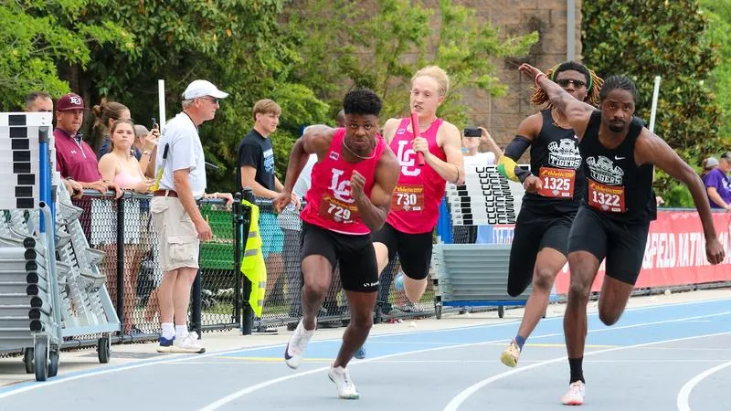 Kelly Advances to Final, 4x400m Relay Sets Record on Day Two of Track and Field Nationals