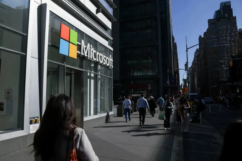 People are flooding AI chatbots with health questions. Microsoft is teaming up with Mayo Clinic to help