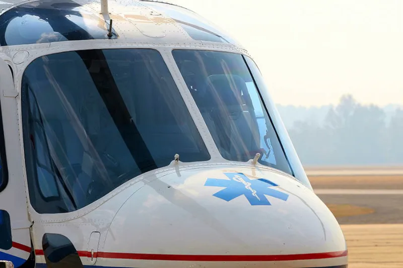 3 hospitalized after Twin Bridges crash