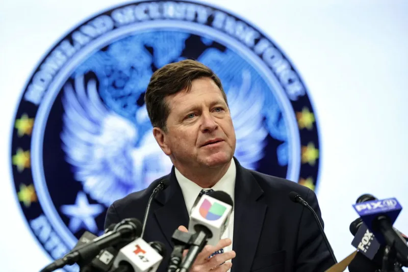 Trump says he will nominate Jay Clayton to top intelligence post